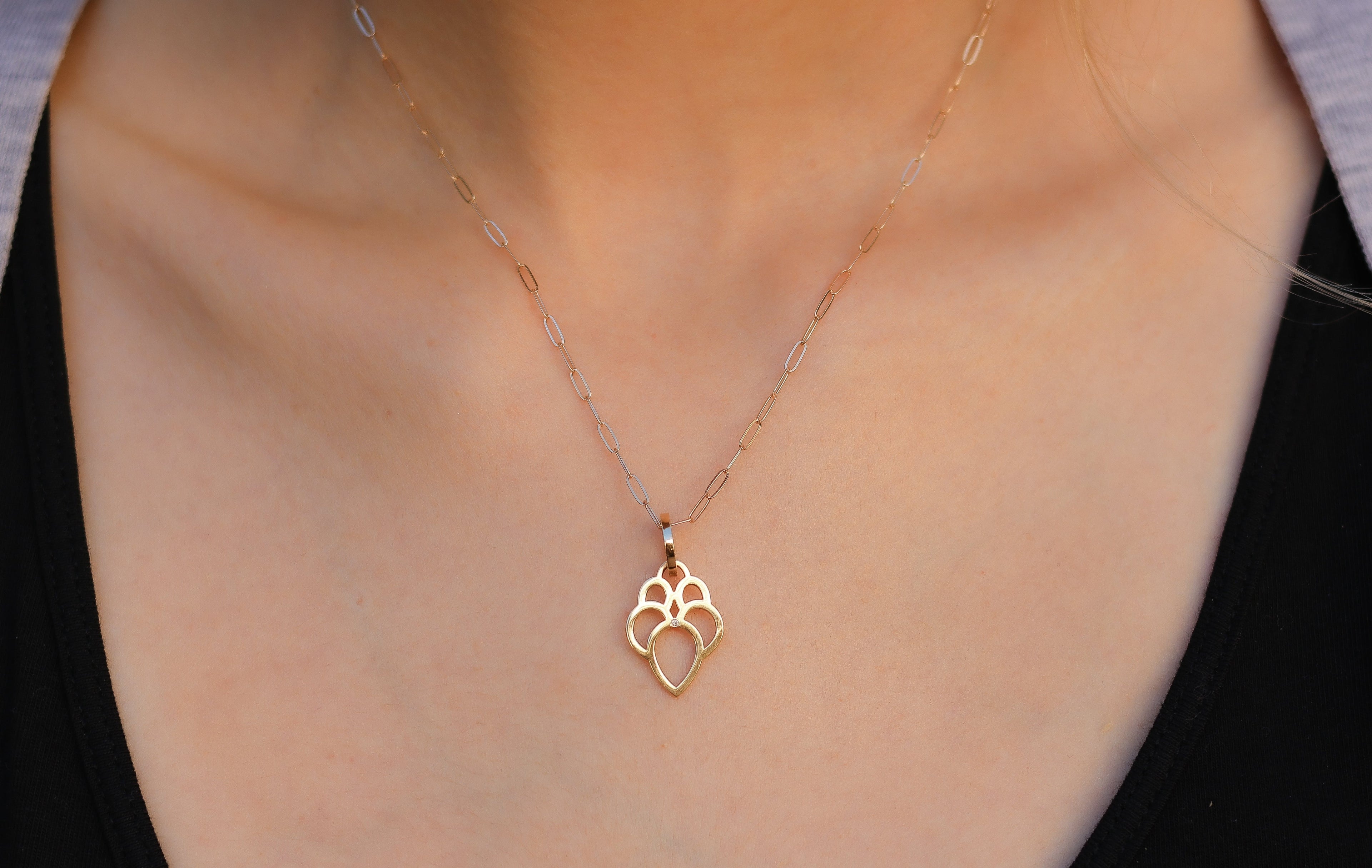 LOTUS LIGHT DIAMOND CHARM