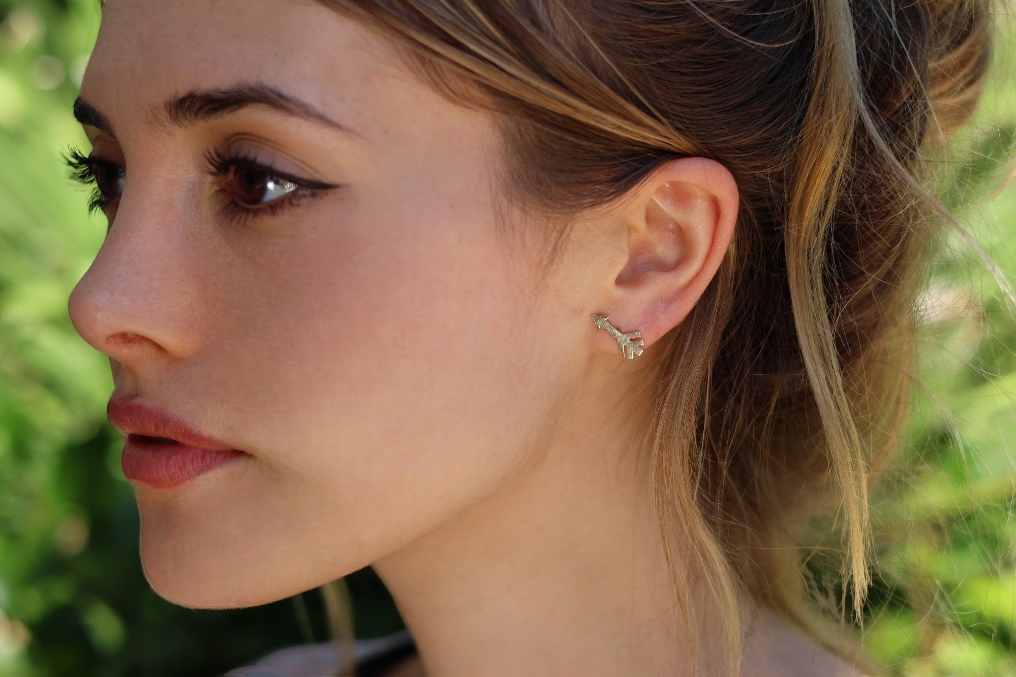 GOLDEN INTENTION ARROW STUD